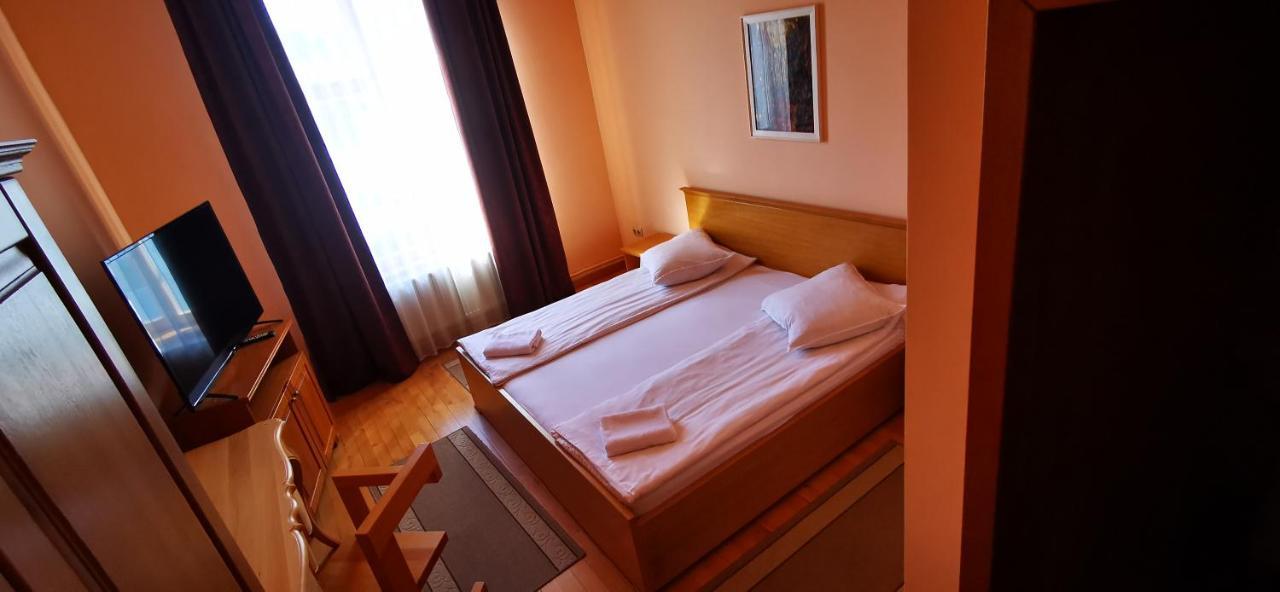 Rakoczi Center Bed & Breakfast Odorheiu Secuiesc Eksteriør bilde